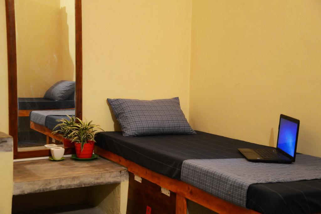 Jungle Beach Hostel Unawatuna Zimmer foto