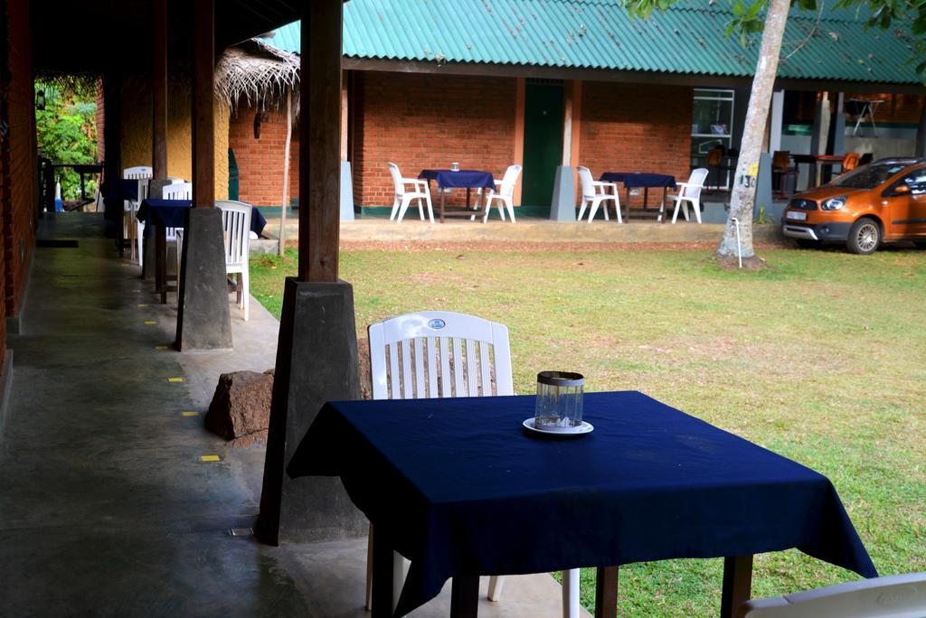 Jungle Beach Hostel Unawatuna Exterior foto