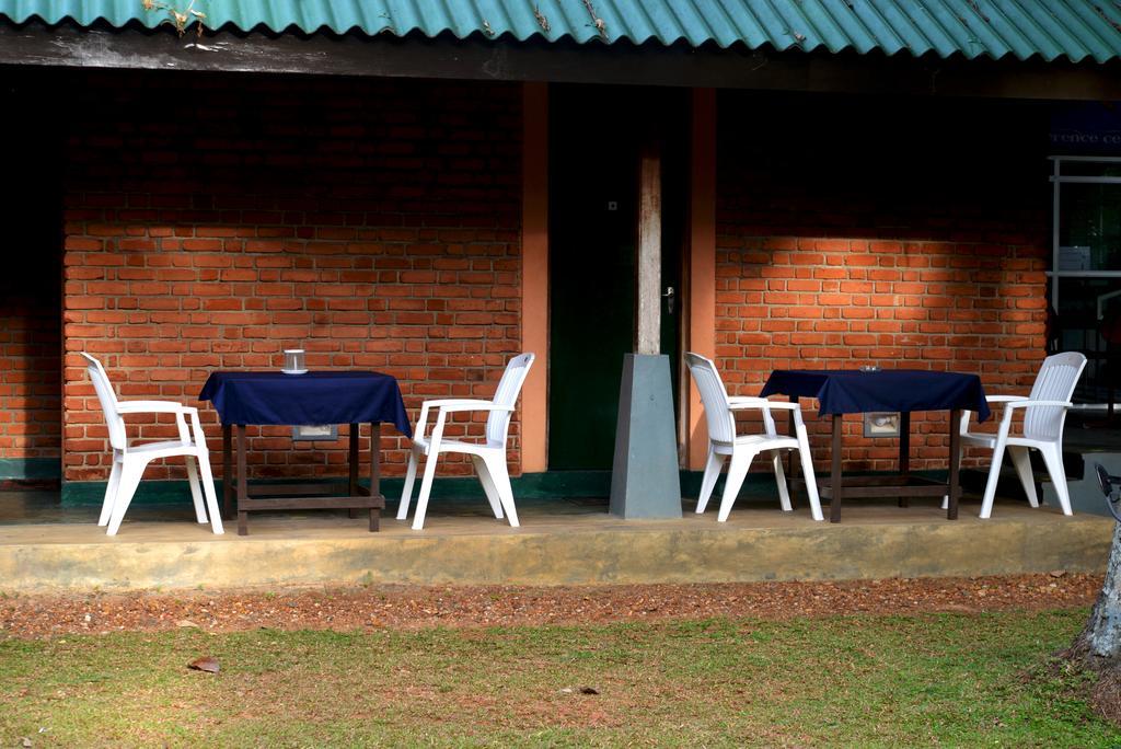 Jungle Beach Hostel Unawatuna Exterior foto