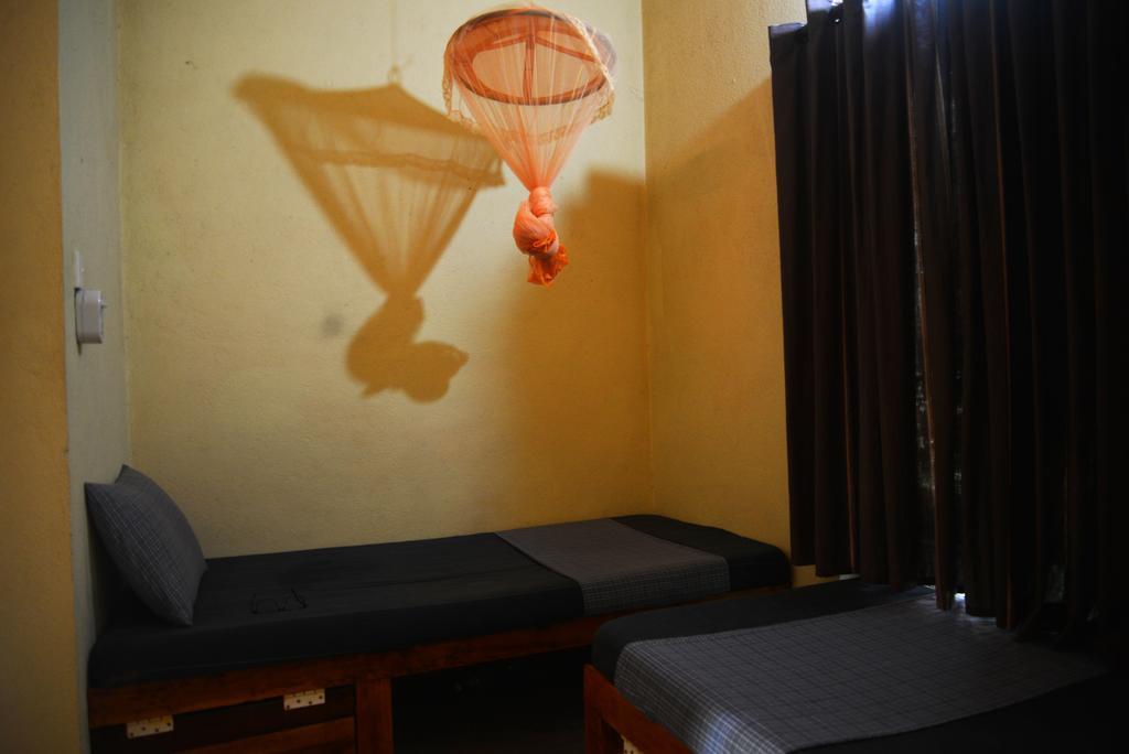 Jungle Beach Hostel Unawatuna Exterior foto